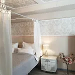 Stillvolle Designwohnung Im Historischen Zentrum *