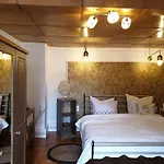 Stillvolle Designwohnung Im Historischen Zentrum Apartman