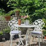 Stillvolle Designwohnung Im Historischen Zentrum Apartman *
