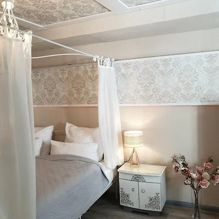 Stillvolle Designwohnung Im Historischen Zentrum *