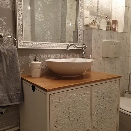 Stillvolle Designwohnung Im Historischen Zentrum Apartment