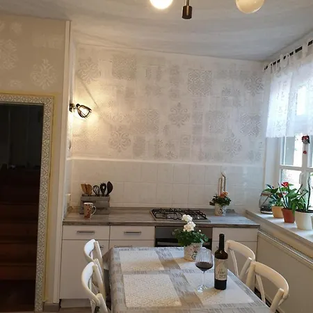 Stillvolle Designwohnung Im Historischen Zentrum *