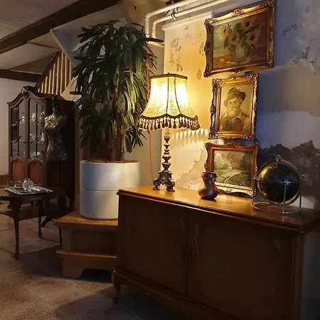 Stillvolle Designwohnung Im Historischen Zentrum