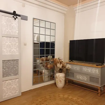 Stillvolle Designwohnung Im Historischen Zentrum