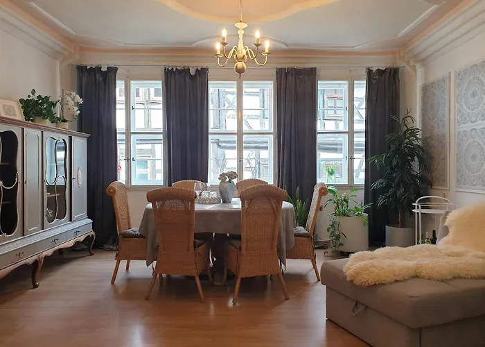 Stillvolle Designwohnung Im Historischen Zentrum Apartmán *