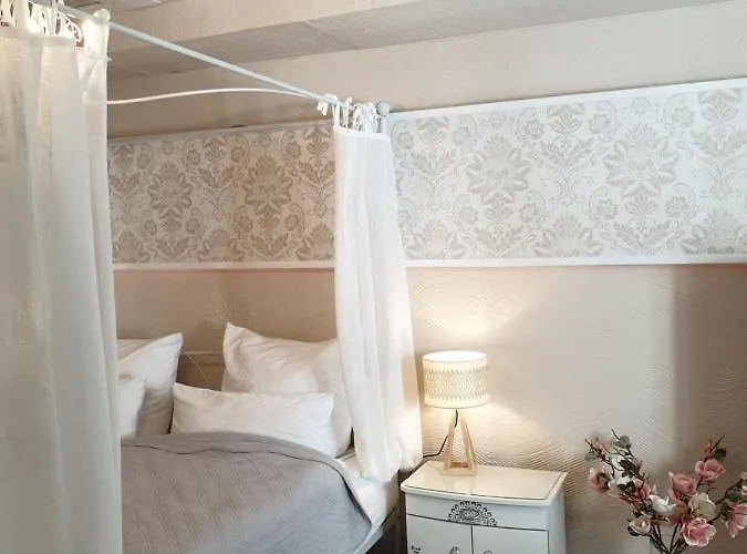 Stillvolle Designwohnung Im Historischen Zentrum *