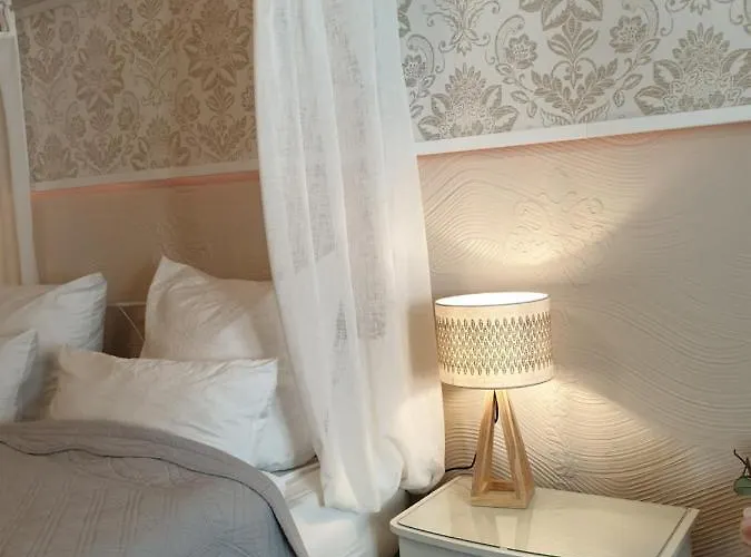 Stillvolle Designwohnung Im Historischen Zentrum Appartement