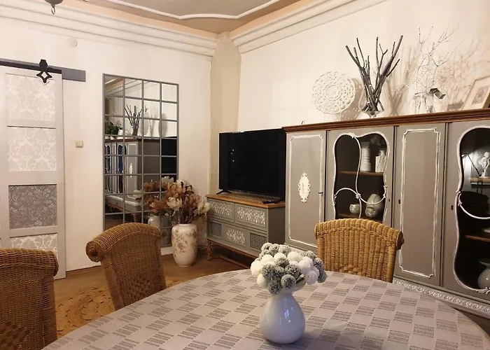 Appartement Stillvolle Designwohnung Im Historischen Zentrum *